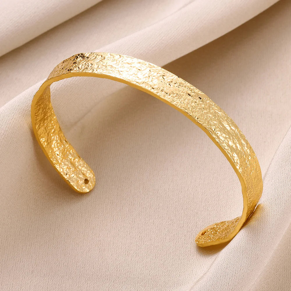 Luxury Vintage Gold Cuff