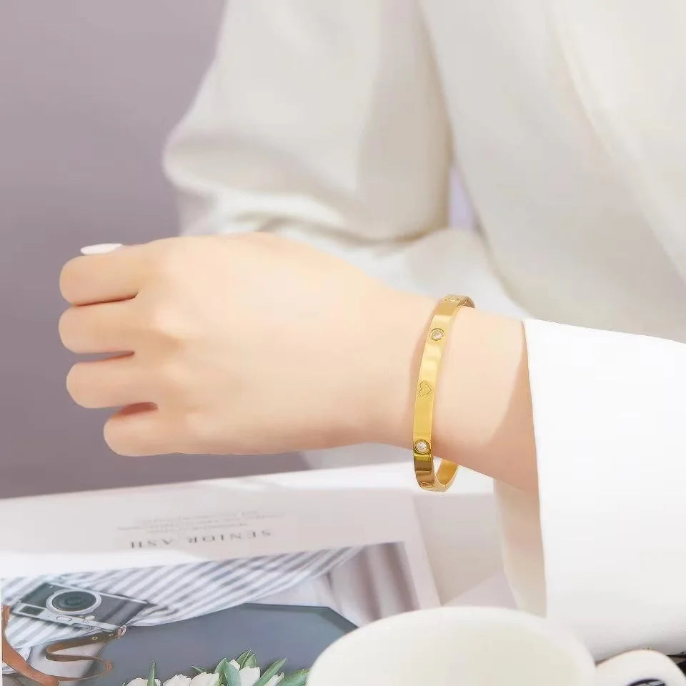 Shining Zircon Clover Bracelet