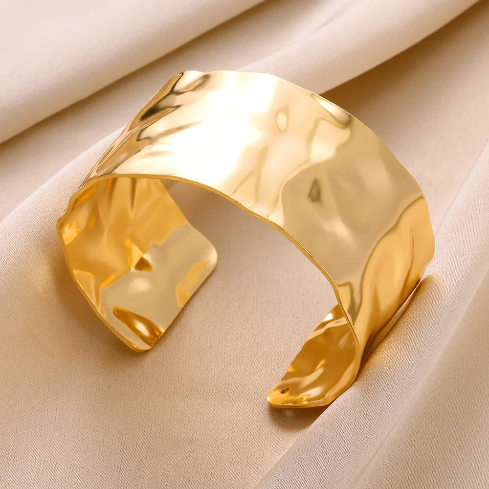Luxury Vintage Gold Cuff