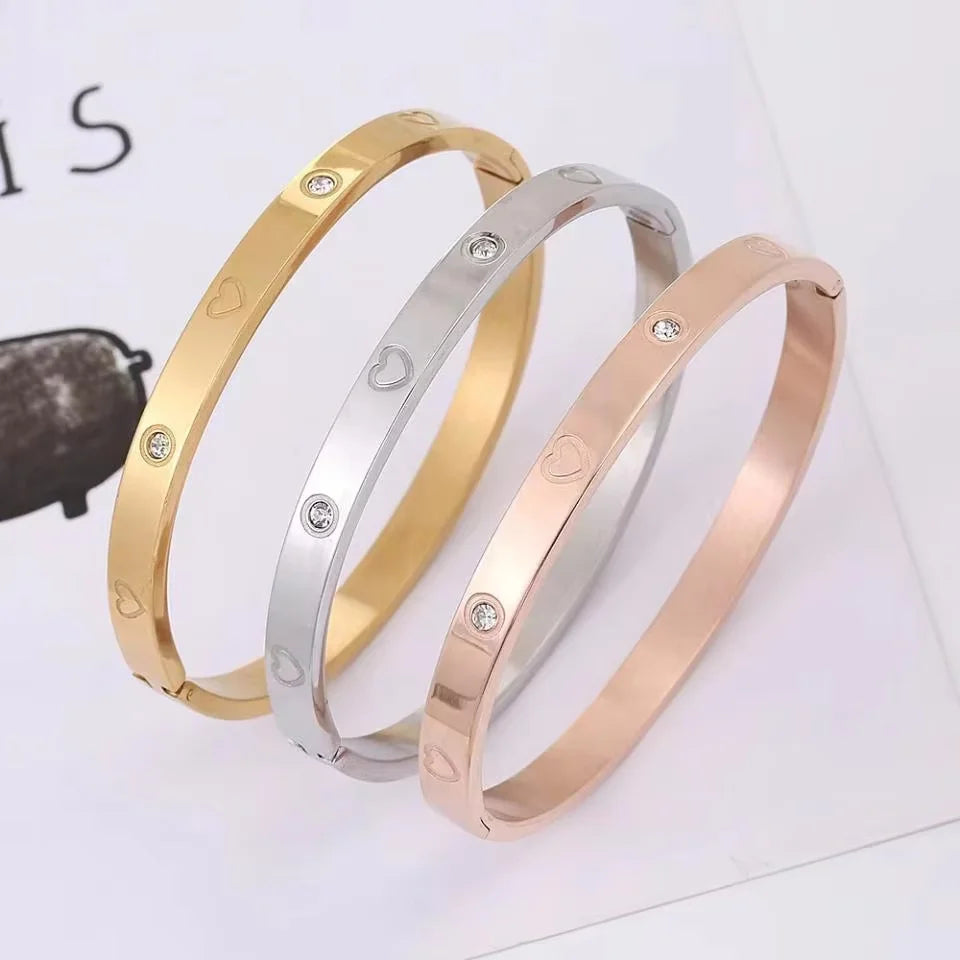 Shining Zircon Clover Bracelet