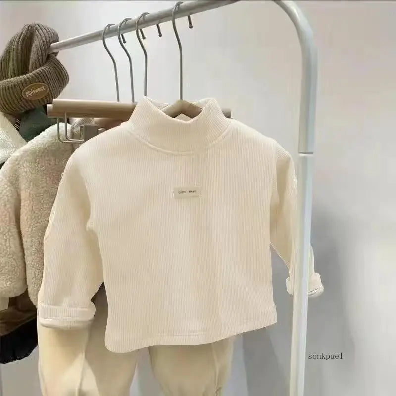 MiniMock Neck Tee