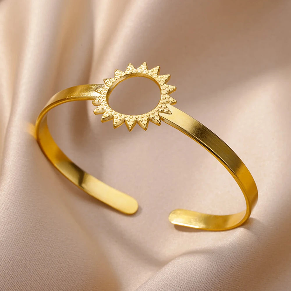 Luxury Vintage Gold Cuff