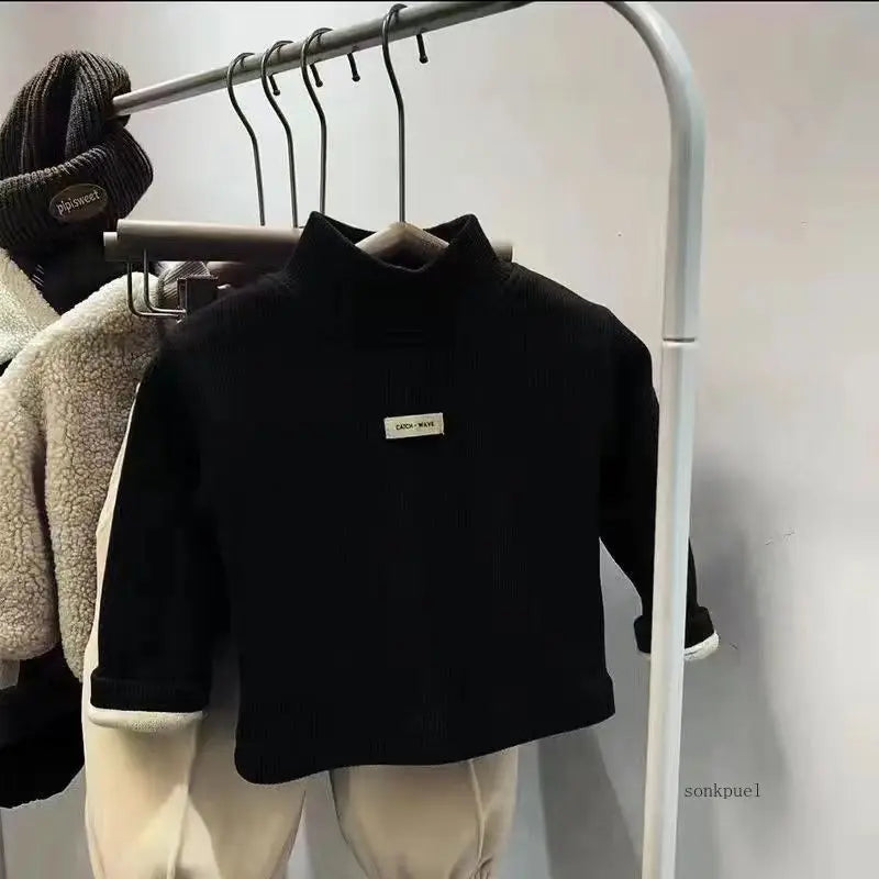 MiniMock Neck Tee