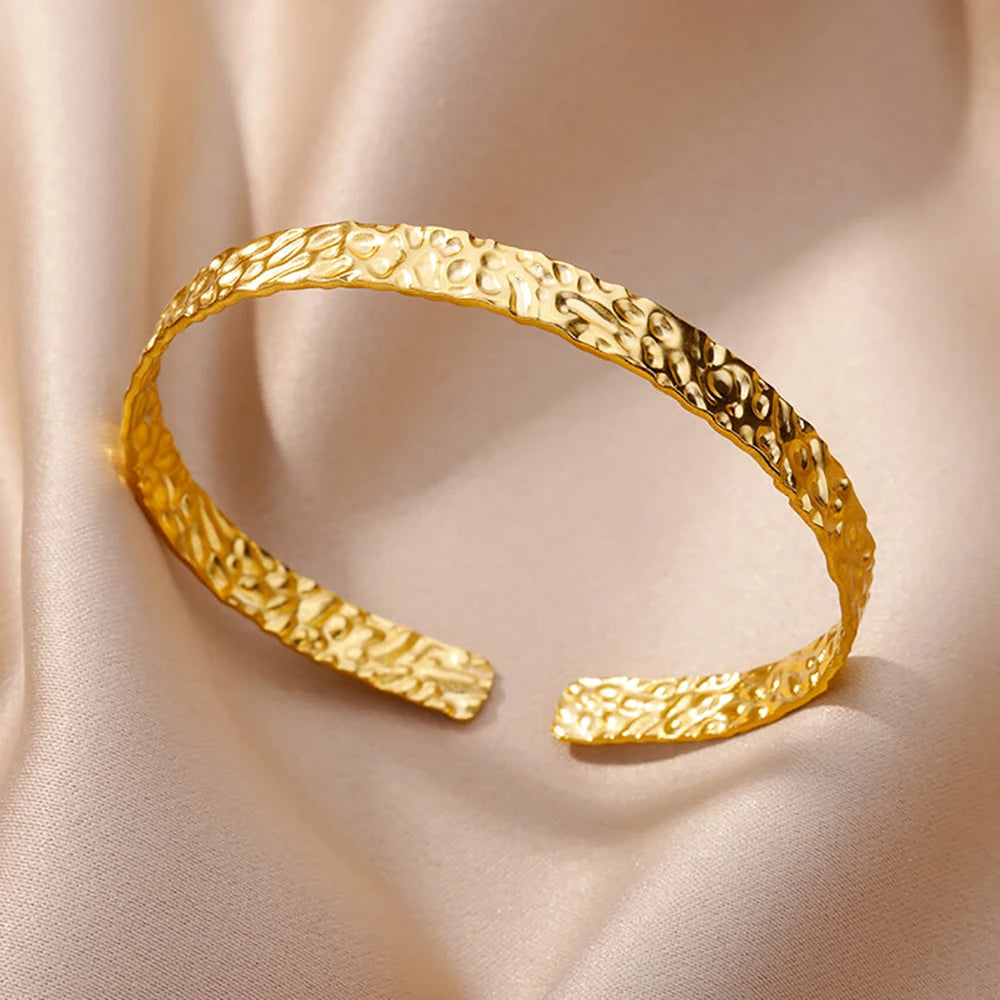 Luxury Vintage Gold Cuff