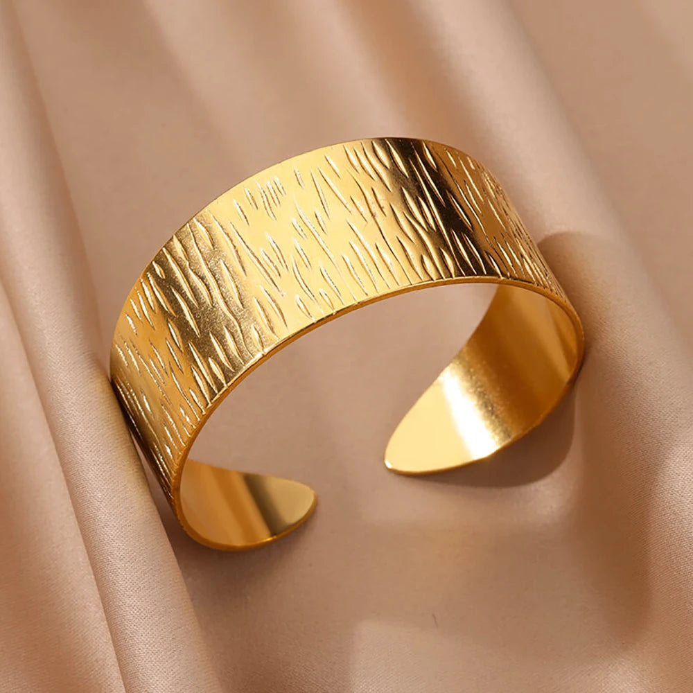 Luxury Vintage Gold Cuff