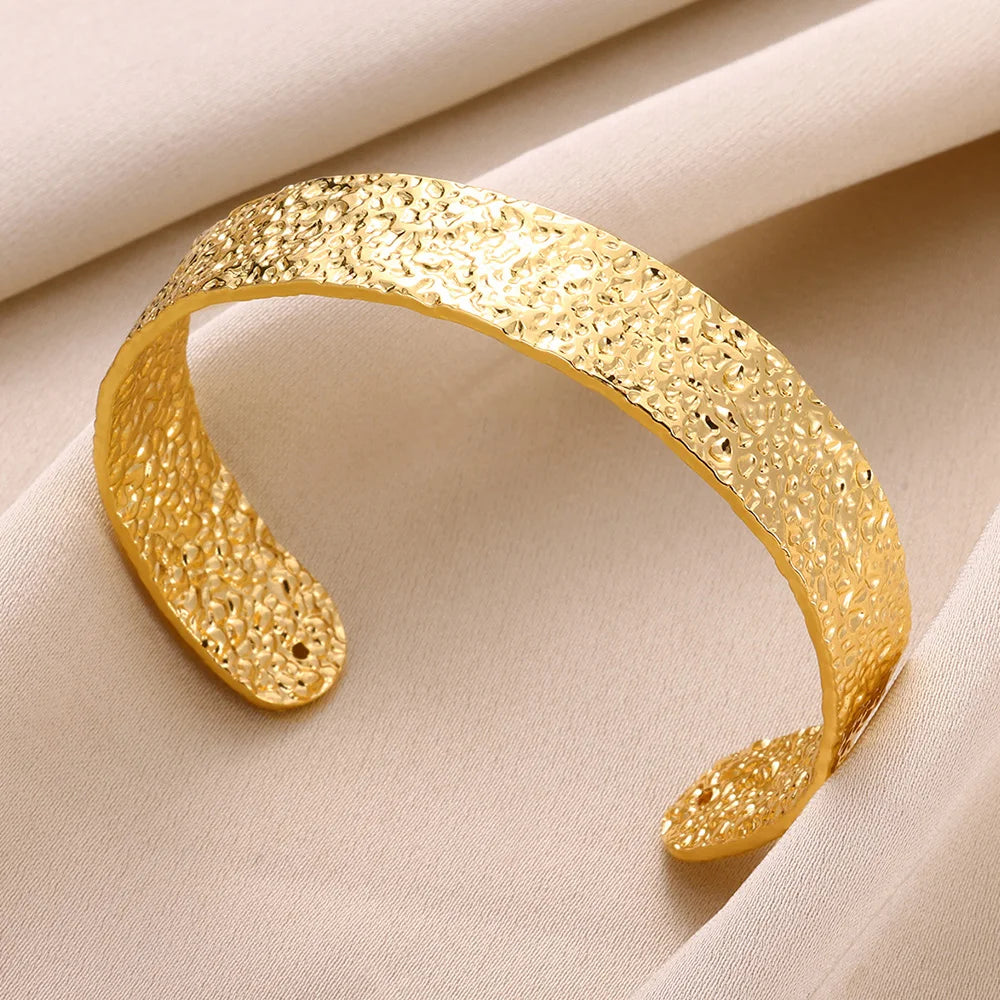 Luxury Vintage Gold Cuff