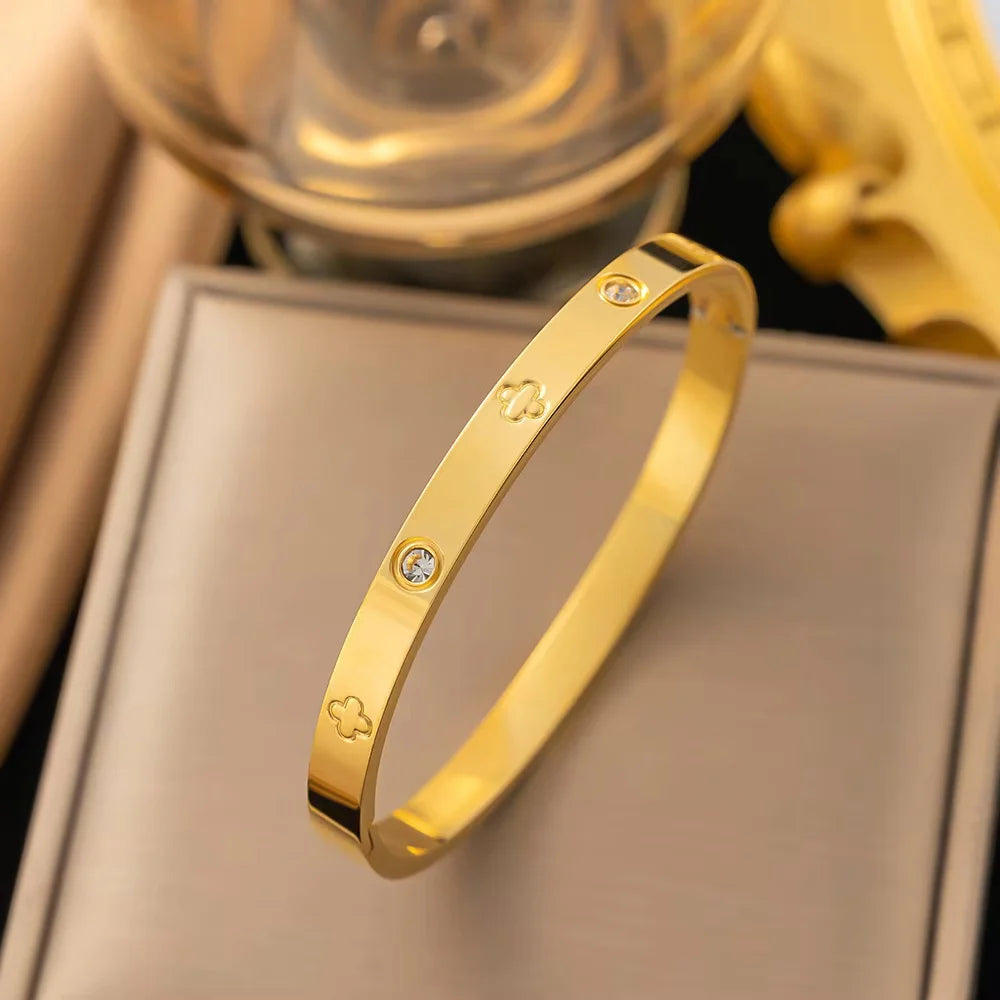 Shining Zircon Clover Bracelet