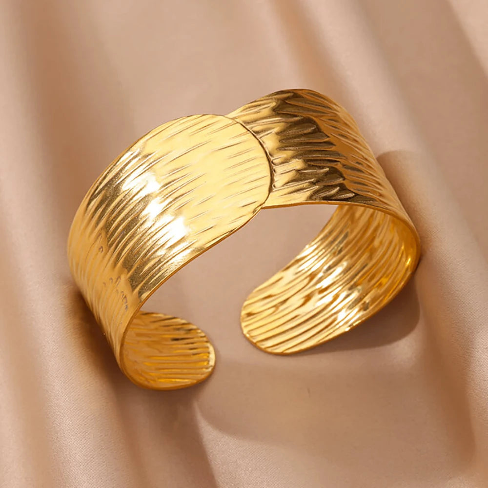 Luxury Vintage Gold Cuff